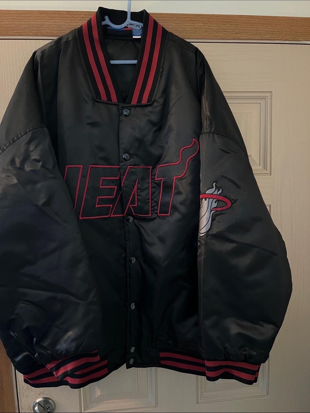 Majestic Black and Red Satin Bomber Jacket Miami Heat sz 6XL